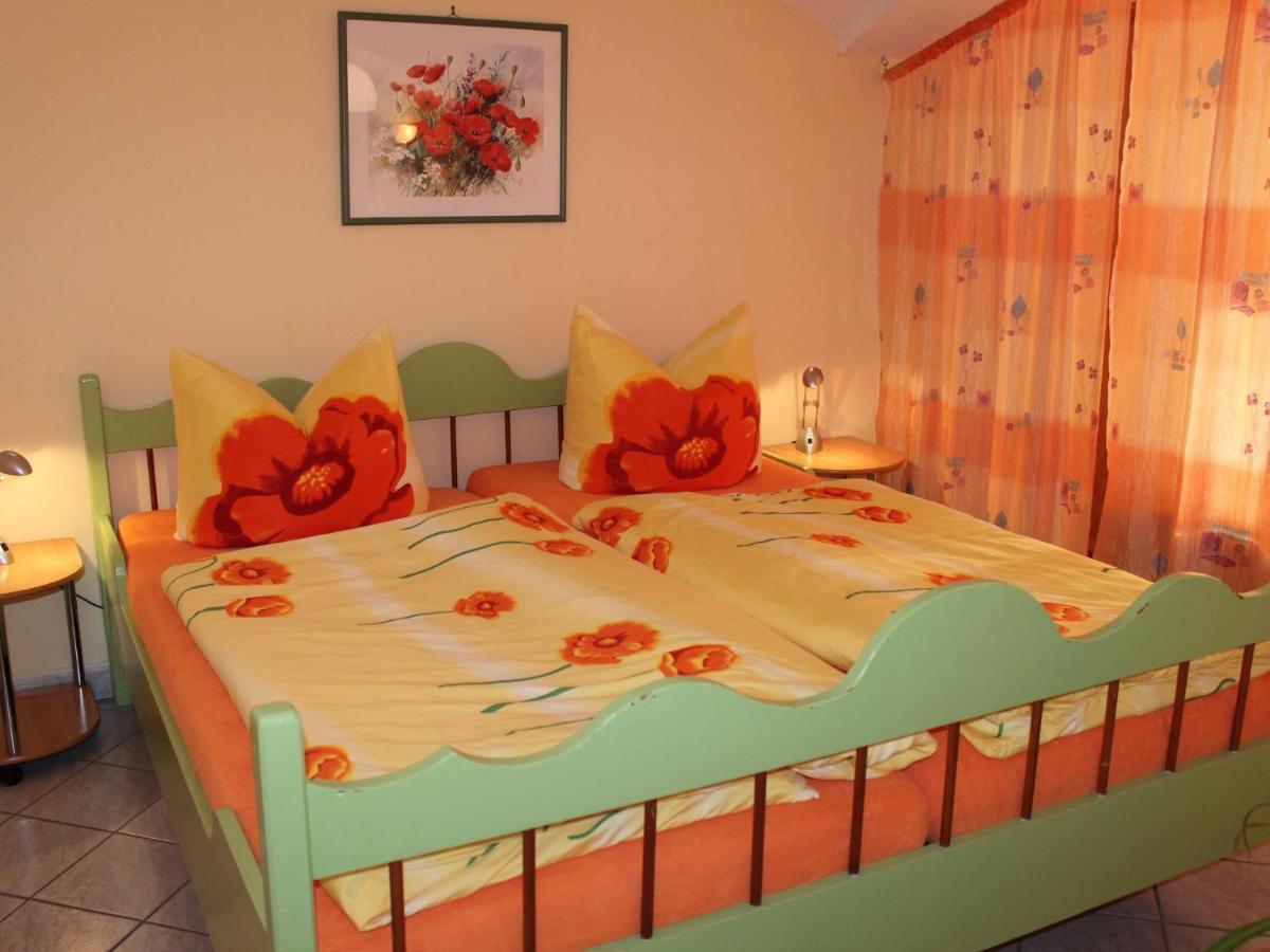 Comfy Apartment In Weissig With Garden Szoba fotó